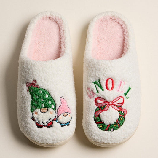 Gnome And Gnoel Wreath Slippers